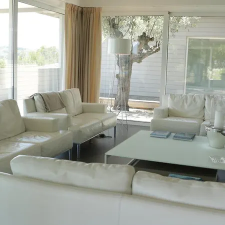 Villa Amazing 14 Guests With Private Poll